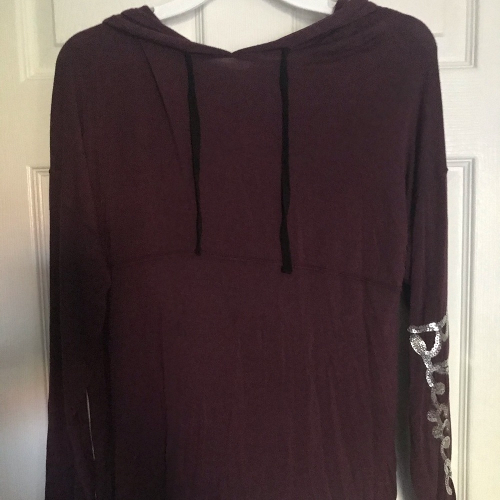 Long sleeve with hood